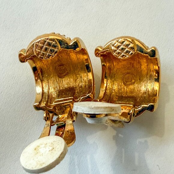 Vintage Swarovski Clip-On Earrings Pave Rhinestone Gold-Tone Statement Jewelry - Picture 4 of 4